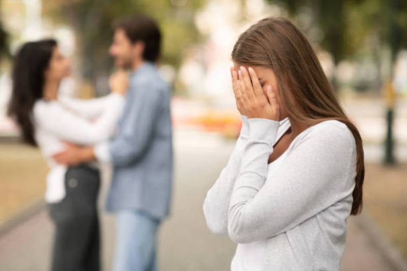 Mơ Thấy Người Yêu Cũ Đánh Số Gì? Các Con Số May Mắn Từ Nyc 1 Giấc mơ thấy người yêu cũ – Những cảm xúc và ý nghĩa ẩn sau